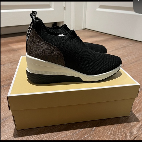 Michael Kors Slip-On Trainers - Picture 11 of 12